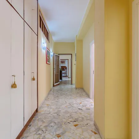 Mercato Delle Erbe Luxury Jacuzzi & View Apartman *