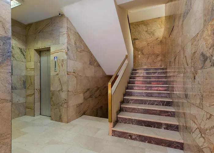 Mercato Delle Erbe Luxury Jacuzzi & View شقة *