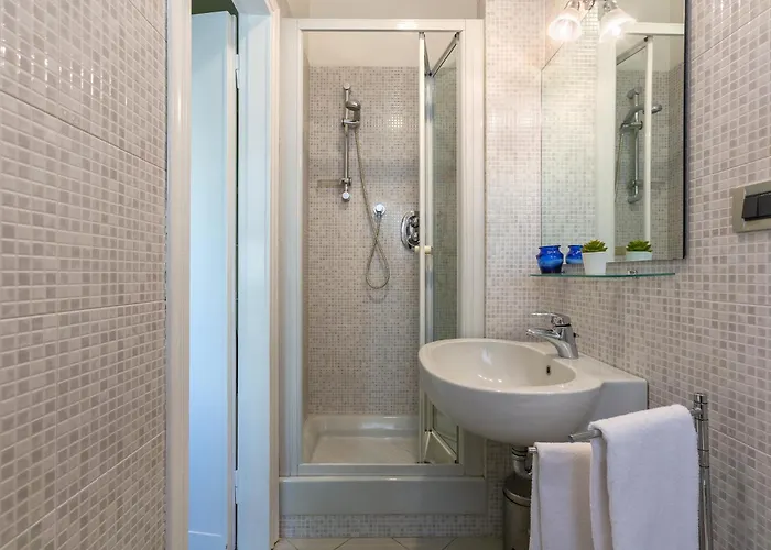 Mercato Delle Erbe Luxury Jacuzzi & View بولونيا