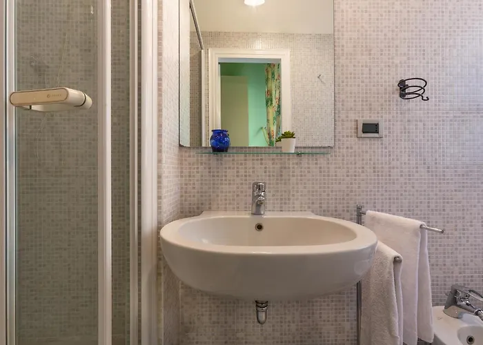 Mercato Delle Erbe Luxury Jacuzzi & View Apartamento *